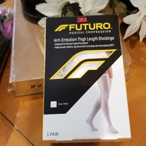 Futuro 3M Anti Embolism White Thigh Length Stockings Unisex M